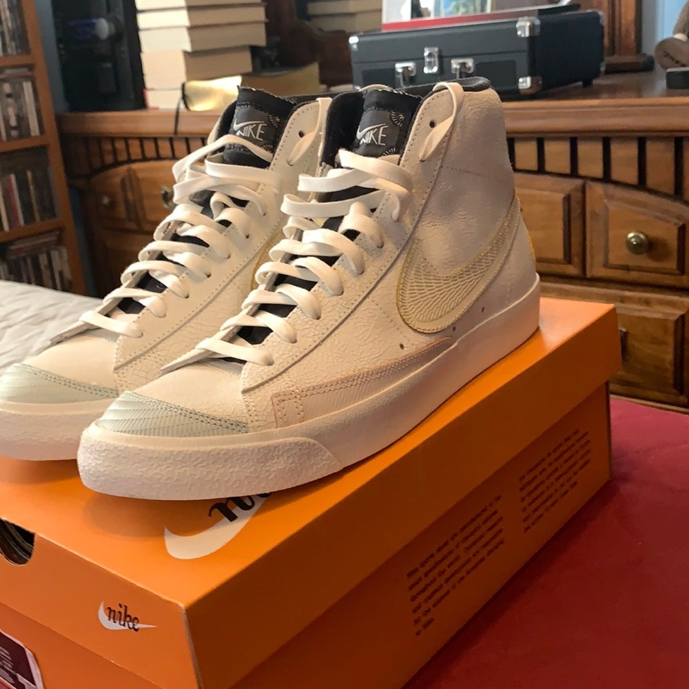 Nike Blazer size 10.5